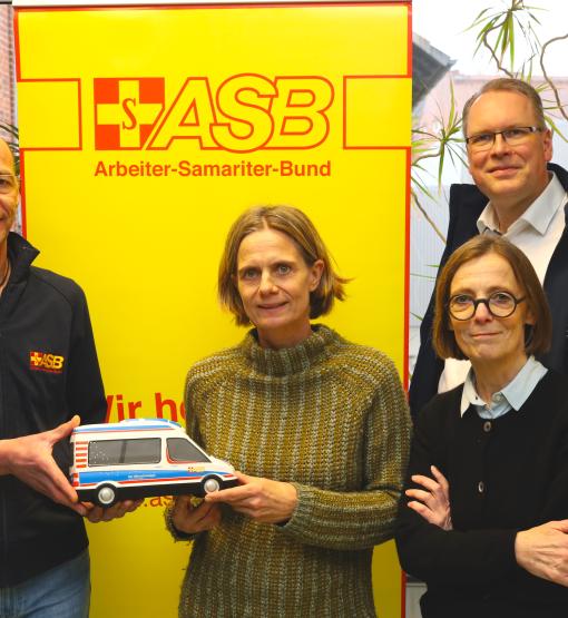 Lions-Club Kiel-Oben spendet 4000 Euro an den Wünschewagen.