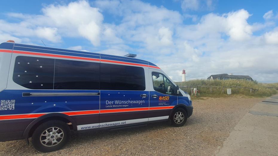 Der Wünschewagen beim Lister Ellenbogen auf Sylt