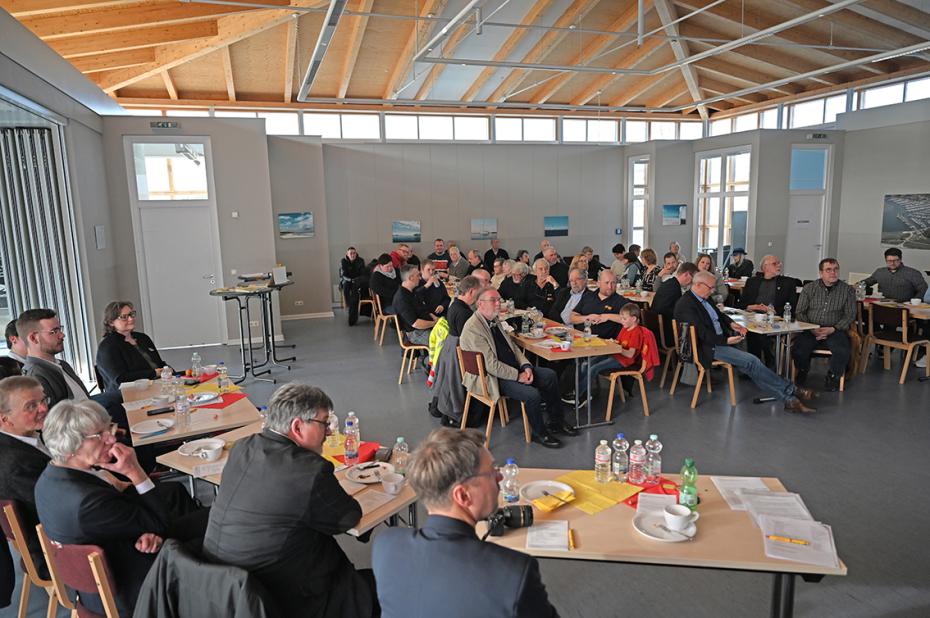 Blick in die Versammlung, die im Heiligenhafener Pavillon am Binnensee stattfand.