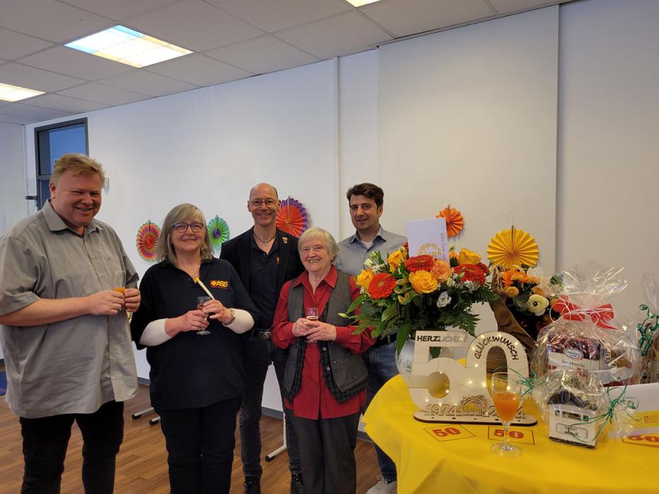 Von links nach rechts: Axel Schröter, Margrit Meixner, Wolfgang Mainz, Heidi Beiß und Frank Ziegler, Vorsitzender des ASB RV Kiel. Foto: Johanna Lösche