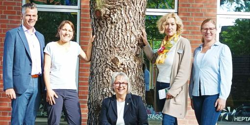 Freuen sich auf die Steinburger Palliativtage: Ralf Hoppe, Bürgermeister von Itzehoe, Anke Hallbauer, Leitende Oberärztin Palliativstation Klinikum Itzehoe, Sibylle Kober,  Zentrale Koordinatorin Palliative-Care-Team, Hospizleiterin Dagmar Andersen und Nina Holz, Koordinatorin Hospiz-Förder-Verein Itzehoe.