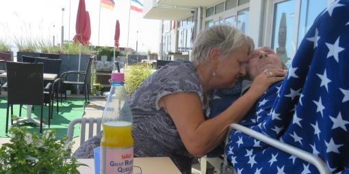 Marga umarmt Hajo Marga umarmt Hajo